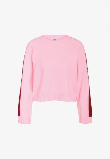 Пуловер в полоску