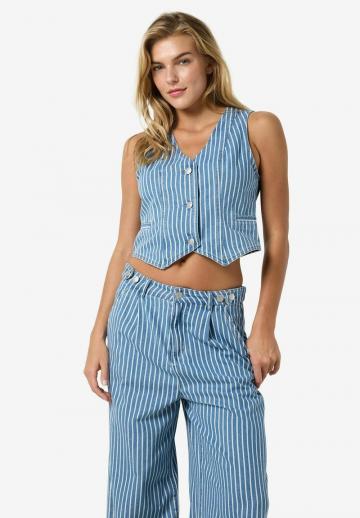 Джинсовая жилетка