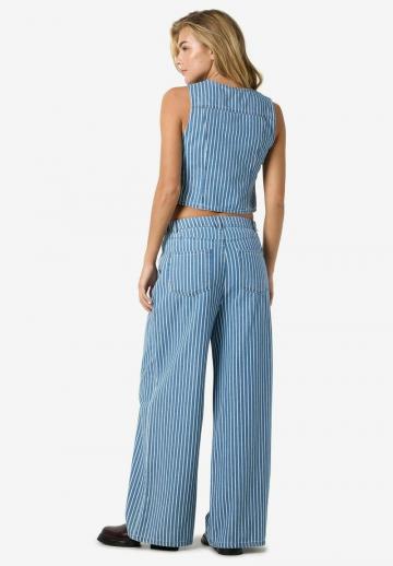 Джинсовая жилетка