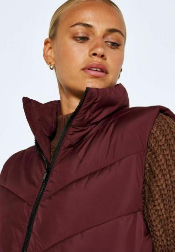 Длинный жилет