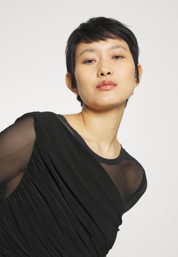 Платье футляр