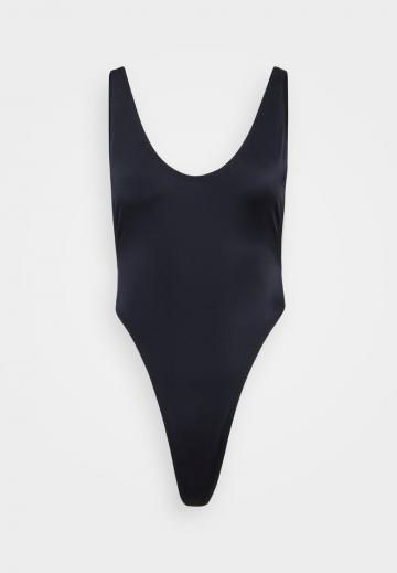 Слитный купальник