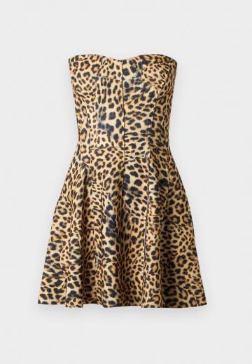 Короткое платье