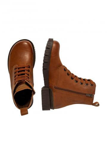 Ботинки на шнуровке