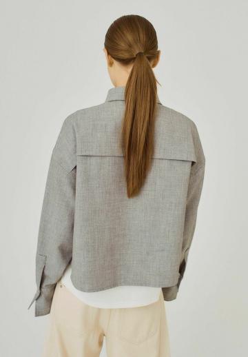 Куртка с накладнымит карманами