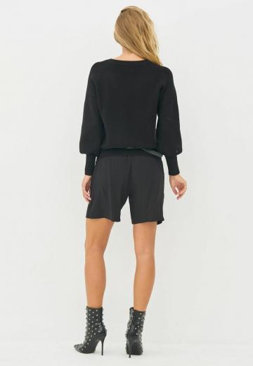 Пуловер с вырезом V