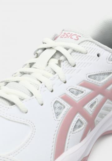 Теннисные кроссовки