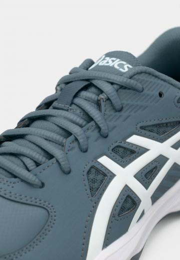 Теннисные кроссовки