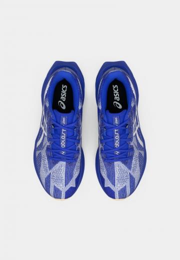 Беговые кроссовки