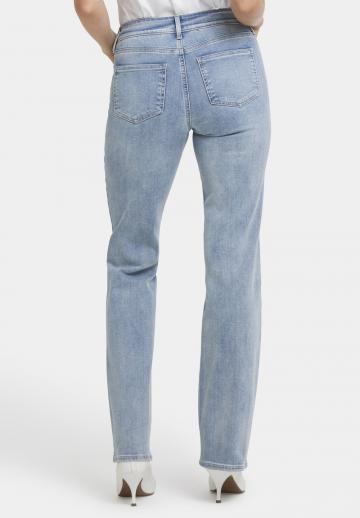 Узкие джинсы