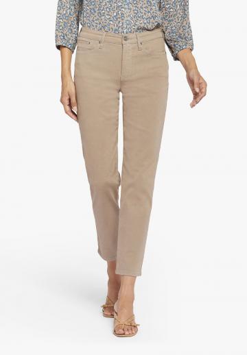 Короткие джинсы