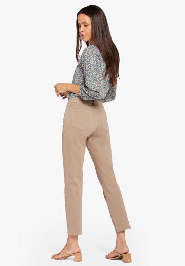 Короткие джинсы