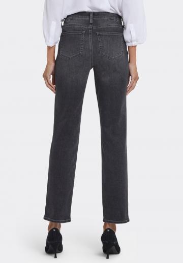 Короткие джинсы