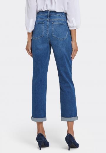 Прямые джинсы