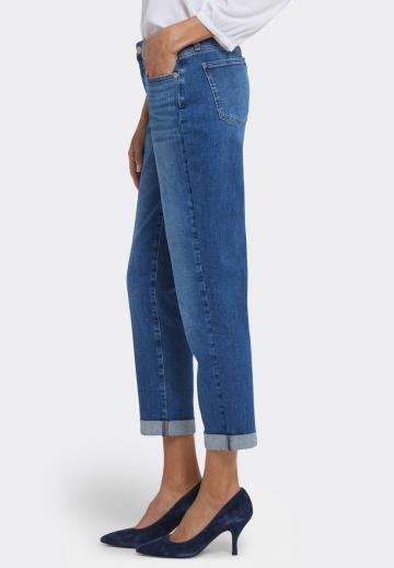 Прямые джинсы