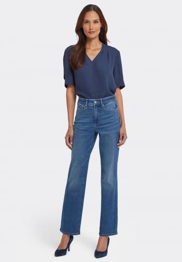 Прямые джинсы