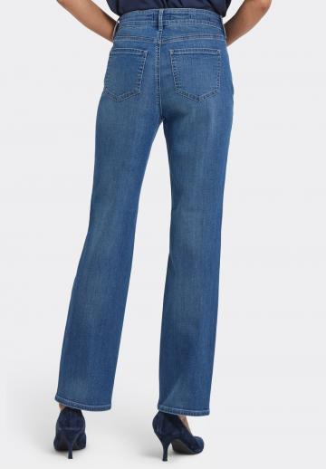 Прямые джинсы