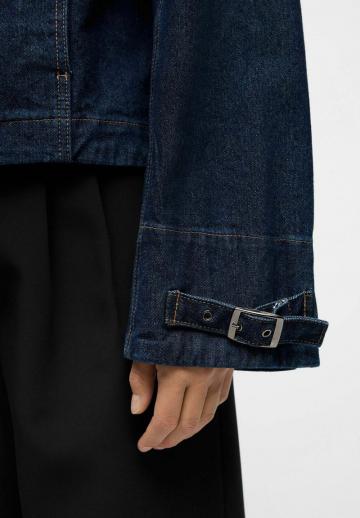 Джинсовая куртка