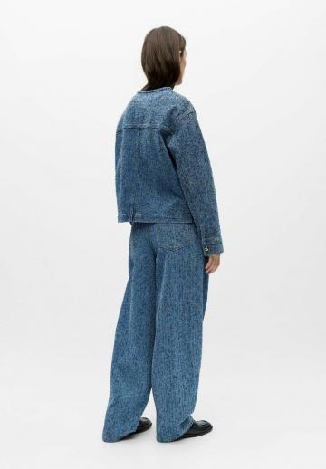 Джинсовая куртка