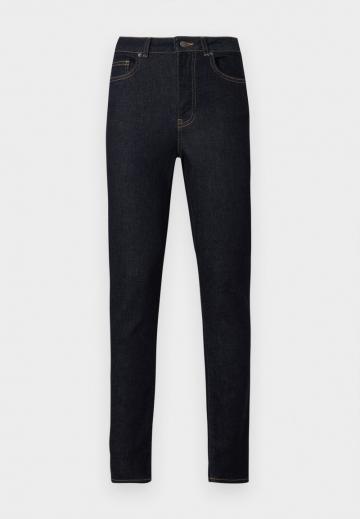 Узкие джинсы