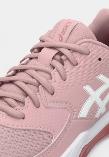 Теннисные кроссовки