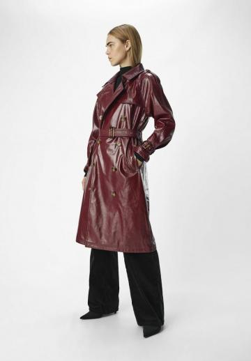 Пальто из искусственной кожи