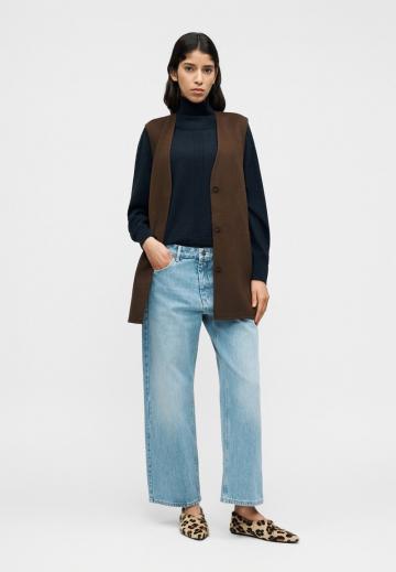 Длинный жилет