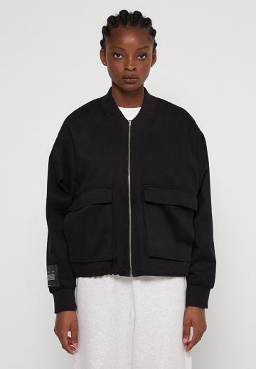 Куртка с накладнымит карманами