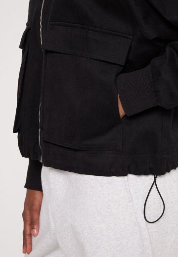 Куртка с накладнымит карманами