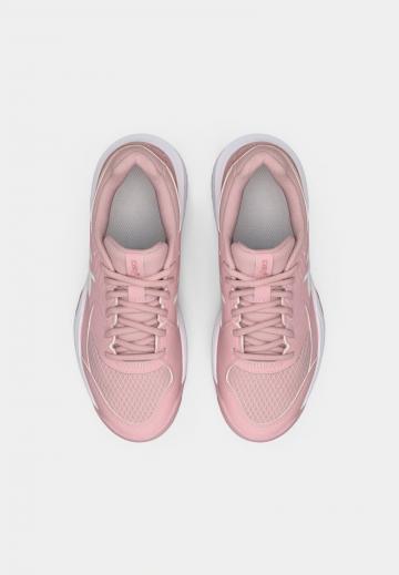 Теннисные кроссовки