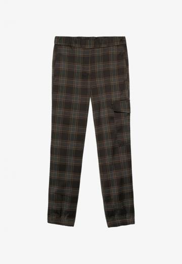 Брюки с накладными карманами