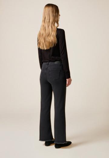 Клешеные джинсы