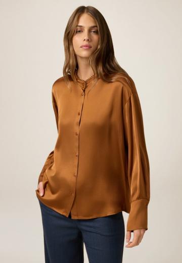 Атласная блузка