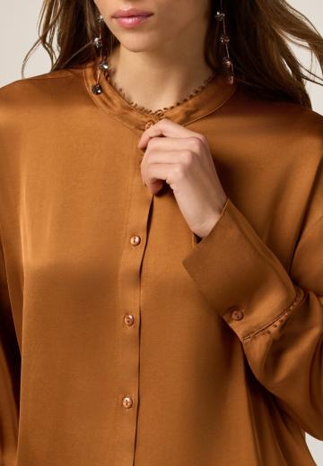 Атласная блузка