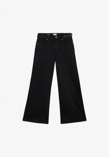 Короткие джинсы