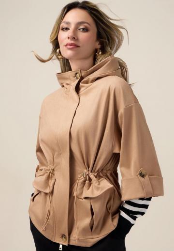 Куртка с накладнымит карманами