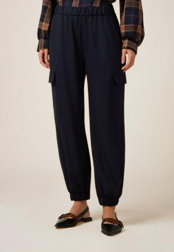 Брюки с накладными карманами