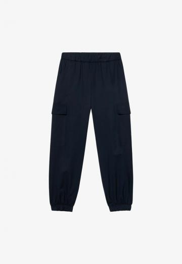 Брюки с накладными карманами