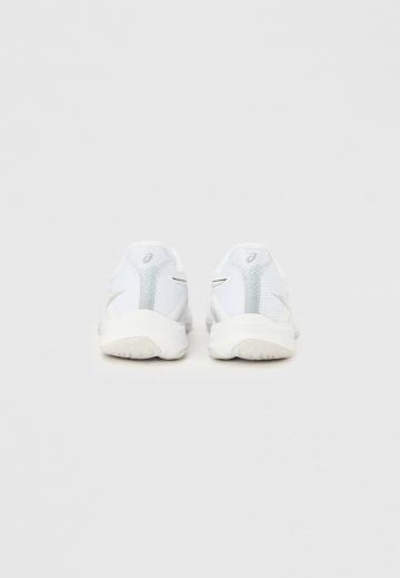 Кроссовки для зала