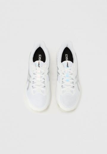 Кроссовки для зала