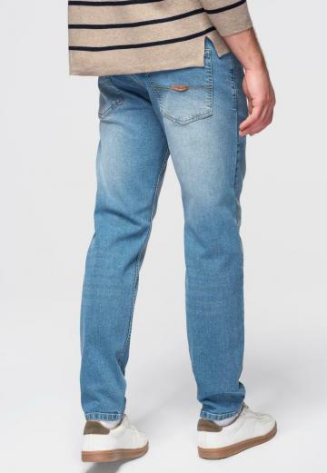 Прямые джинсы