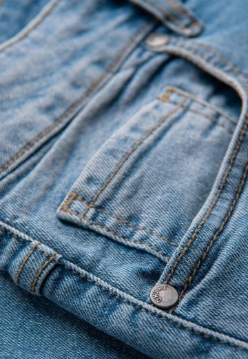 Прямые джинсы