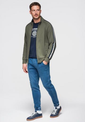 Узкие джинсы