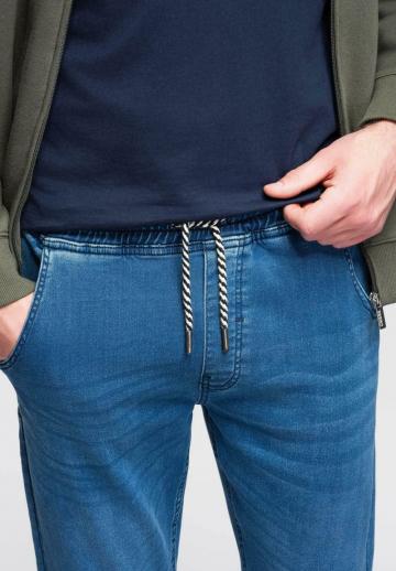 Узкие джинсы