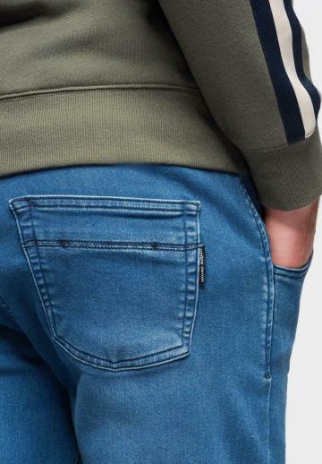 Узкие джинсы