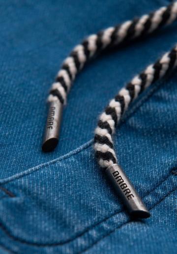 Узкие джинсы