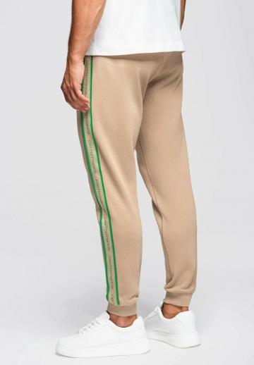 Спортивные штаны