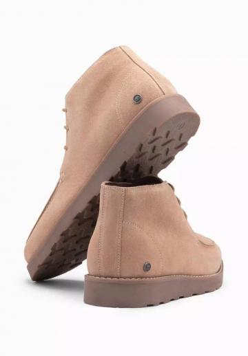 Ботинки на шнуровке