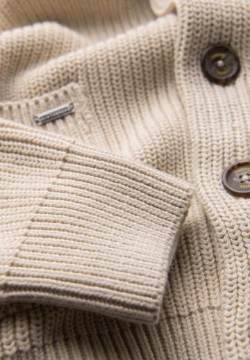 Вязаная кофта