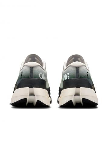 Беговые кроссовки